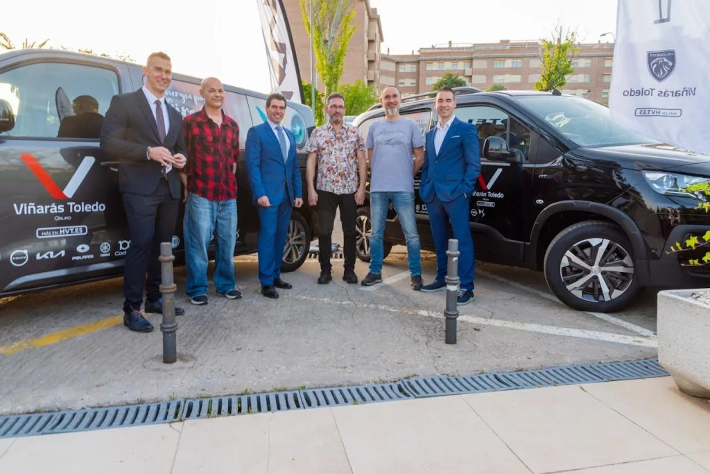 Celtas Cortos con el la familia Viñarás y el Peugeot Rifter y Peugeot Traveller.